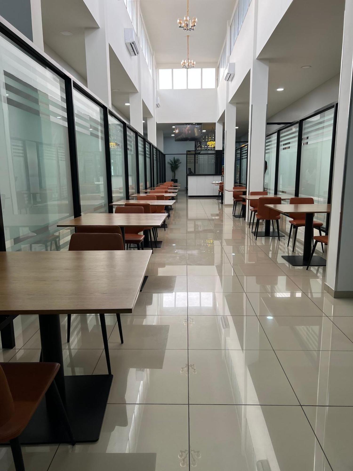 Ixoras Hotel Victoire Kinshasa Kültér fotó